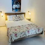 Villa Eidolion Essence -cycladic With Private Plunge Pool For 10 Guests Pánormosz Mikónu